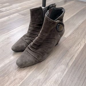 Women’s light brown suede Vaneli wedge booties. Barely worn. Great shape